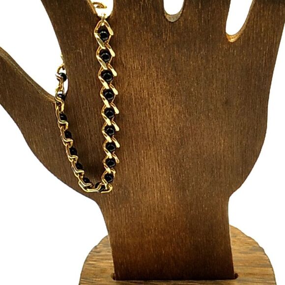 AVON Bracelet CAPTURED TREASURES Gold-tone Curb Link Faux Black Onyx Beaded Acce - Picture 4 of 12